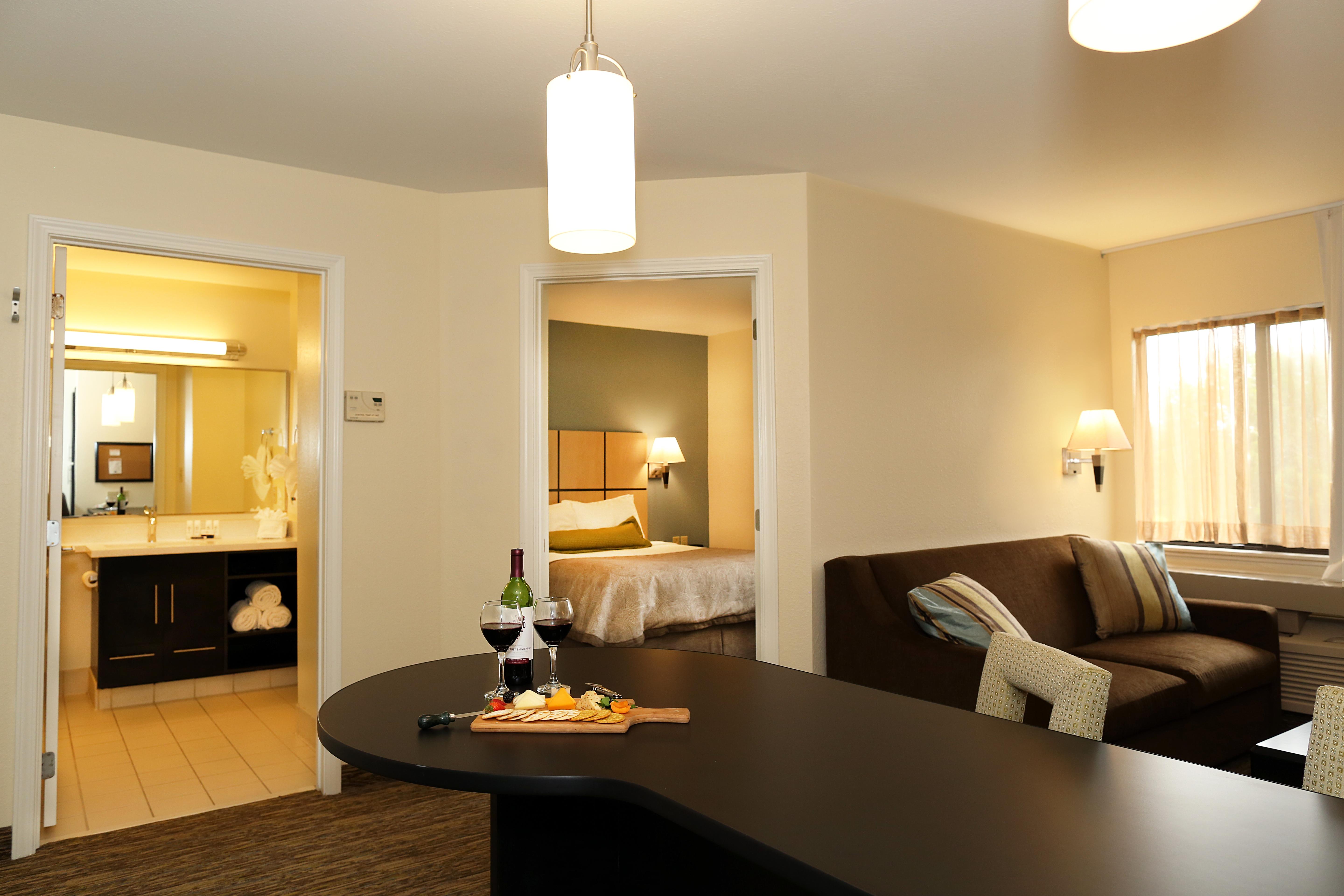 Candlewood Suites East Lansing By Ihg Экстерьер фото