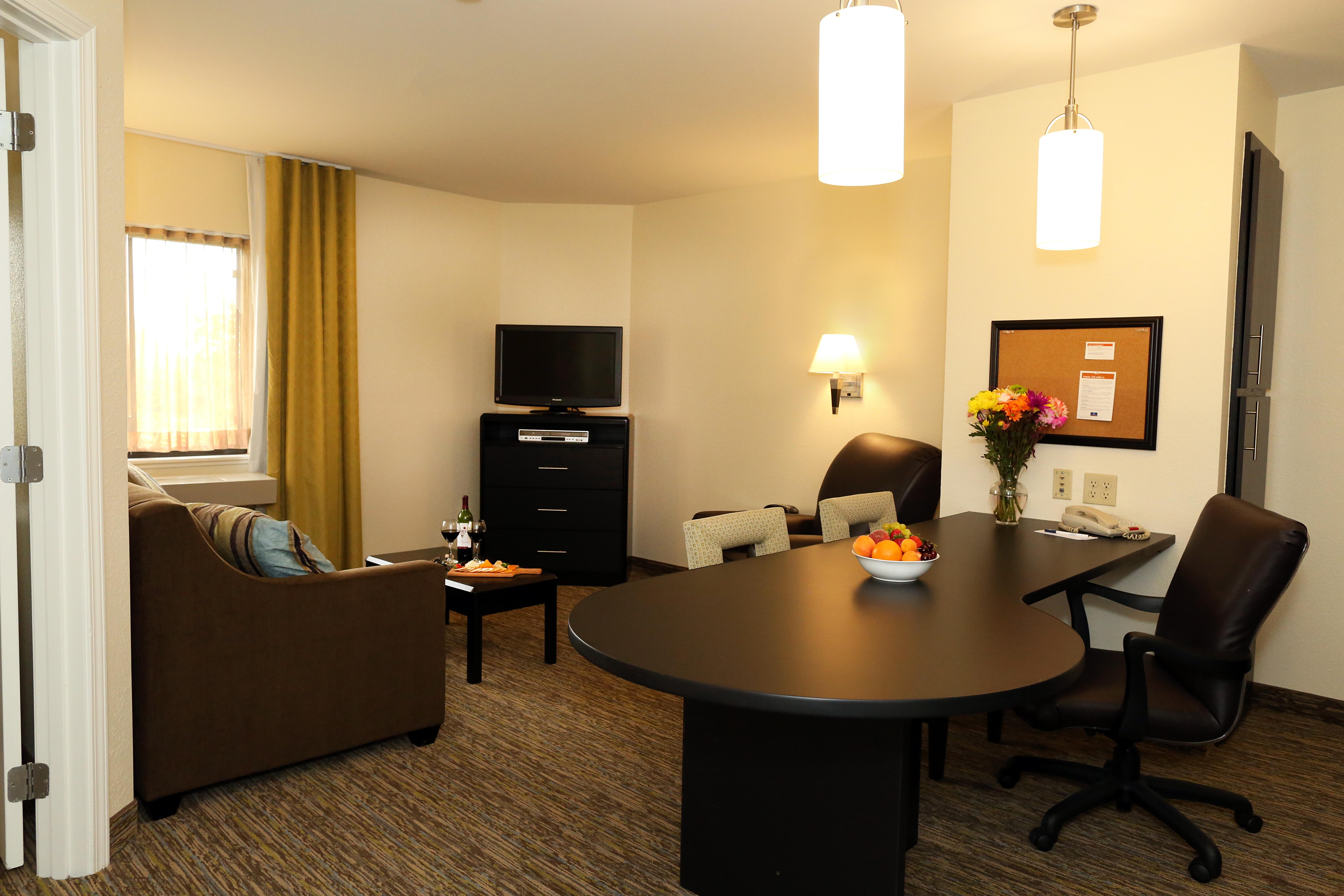 Candlewood Suites East Lansing By Ihg Экстерьер фото