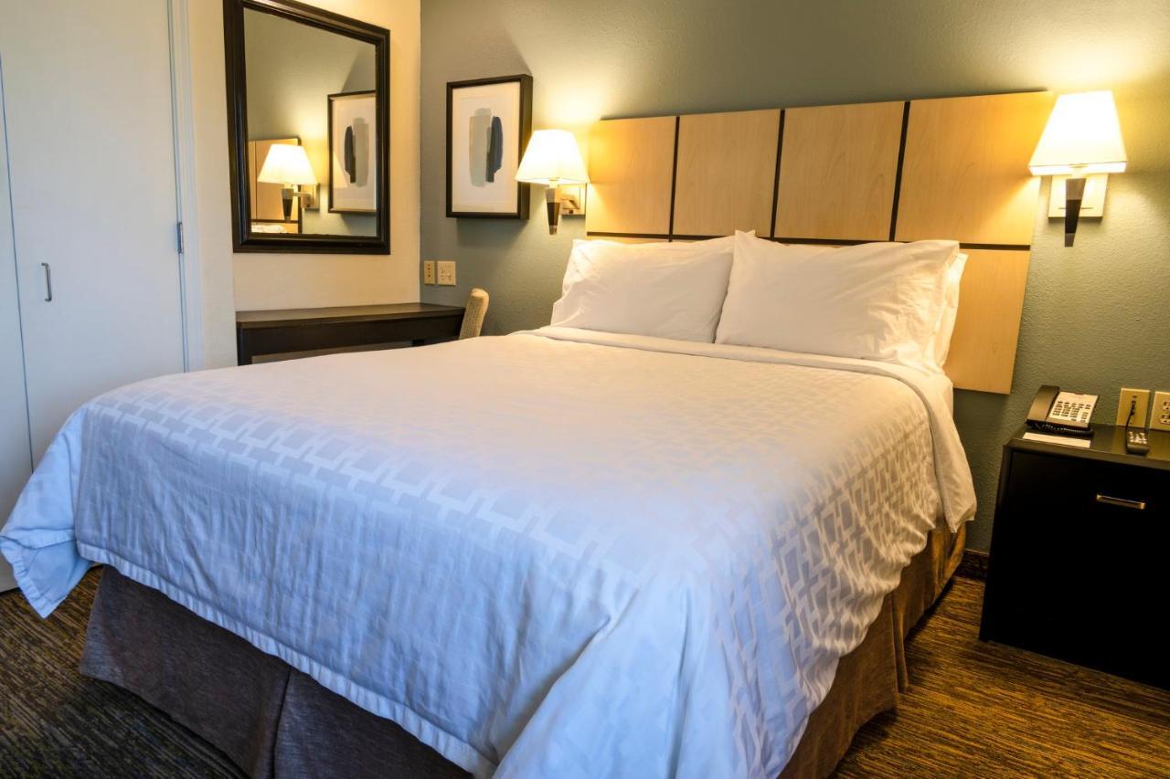 Candlewood Suites East Lansing By Ihg Экстерьер фото