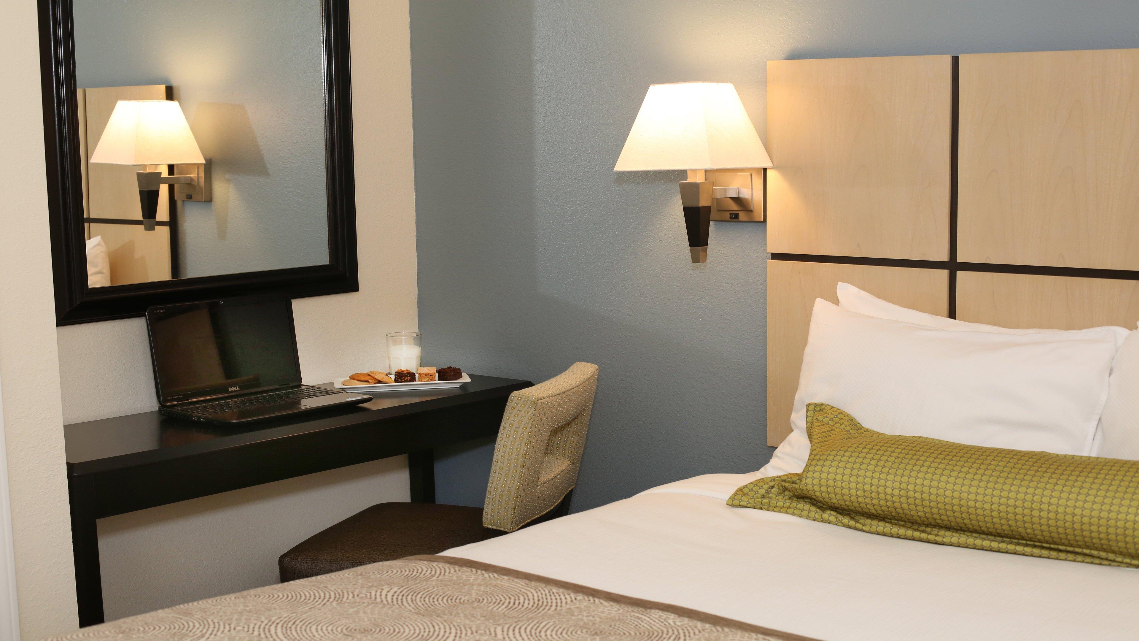 Candlewood Suites East Lansing By Ihg Экстерьер фото