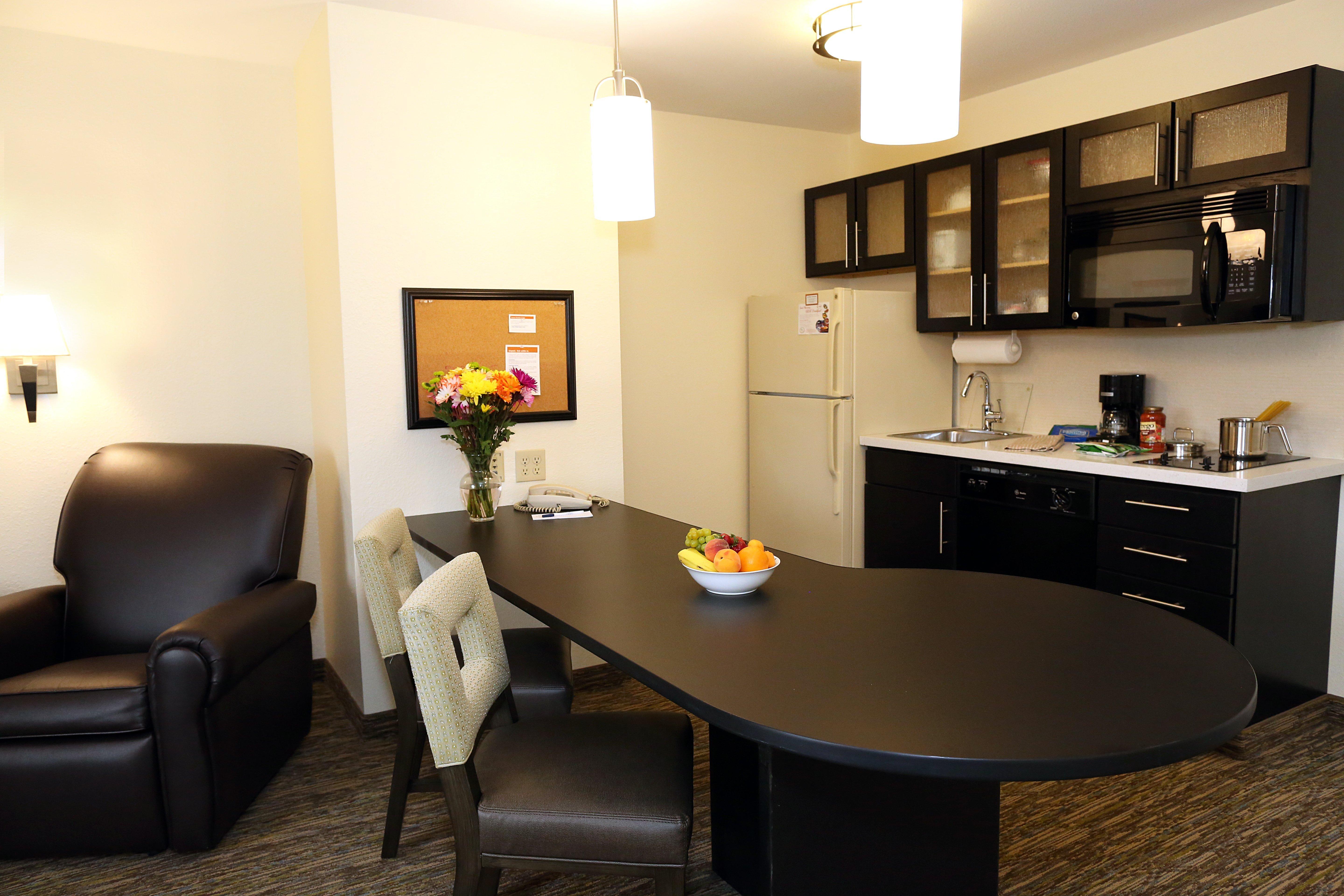 Candlewood Suites East Lansing By Ihg Экстерьер фото